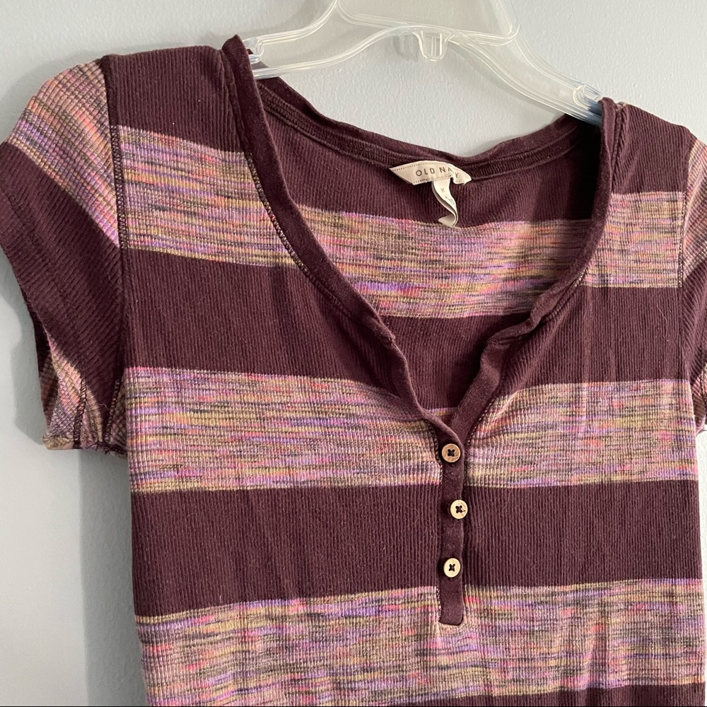 Striped Short-sleeve Tee w/ Button Neckline M
